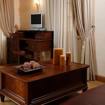 Ippoliti Otel Anabolu